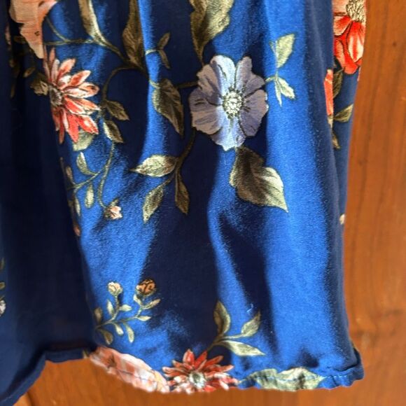Torrid blouse sleeveless floral size 4 - Picture 2 of 9